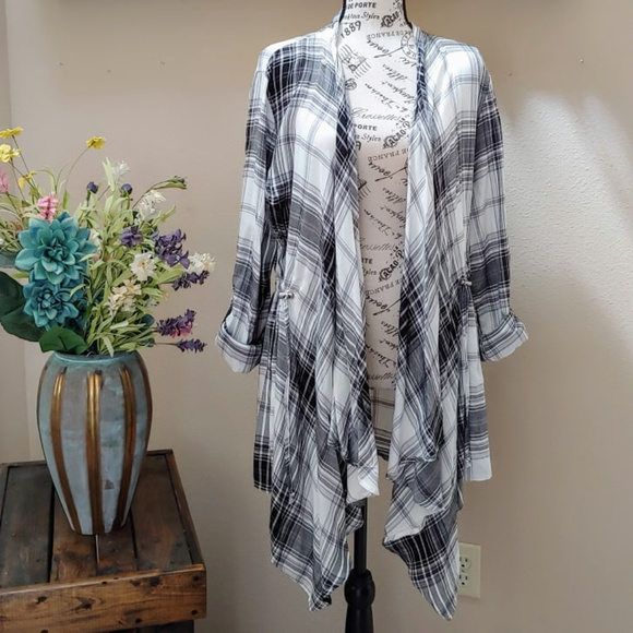 Motherhood Tops - NWOT 2-in-1 Button Closure Nursing Cardigan